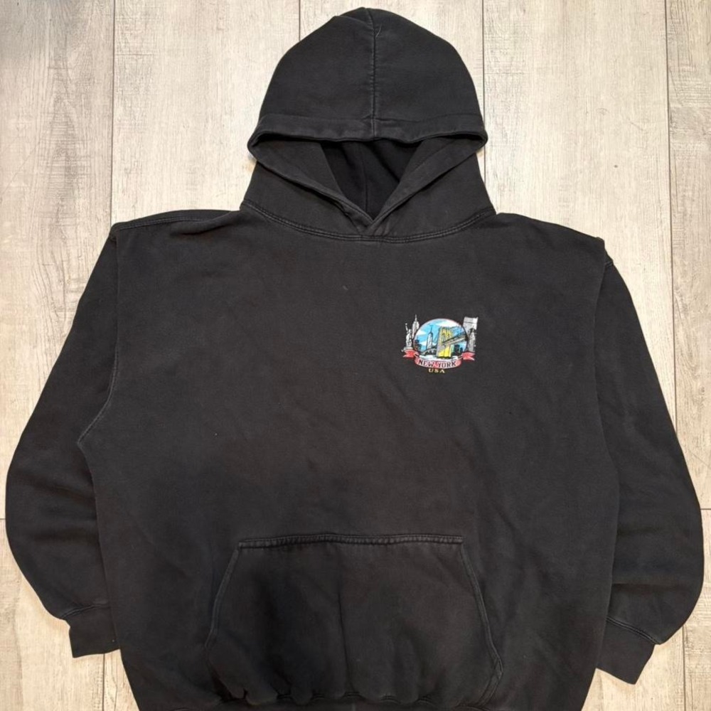 Vintage Black hoodie with a unique New York USA‎ MEN SIZE L